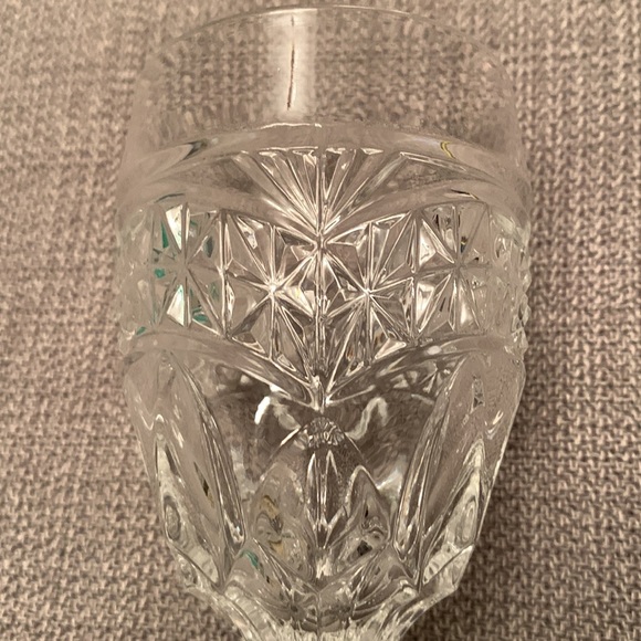 Set of 5 Crystal Cut Glass Liquor Glasses In Excellent Condition - Picture 2 of 10